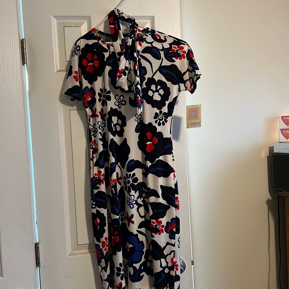 Lularoe Marly dress size XS 2-4 . matching tie that goes around the waist.